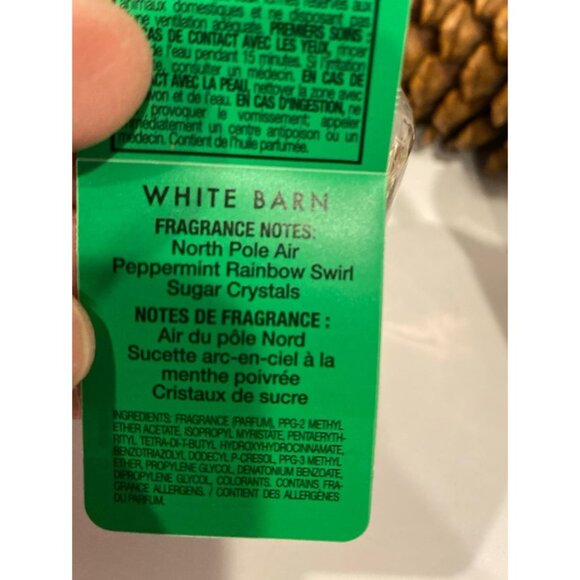 Bath & Body Works Christmas Holiday 2 New Wallflowers - Picture 3 of 6